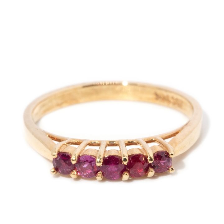 14 carat gold pink sapphire ring