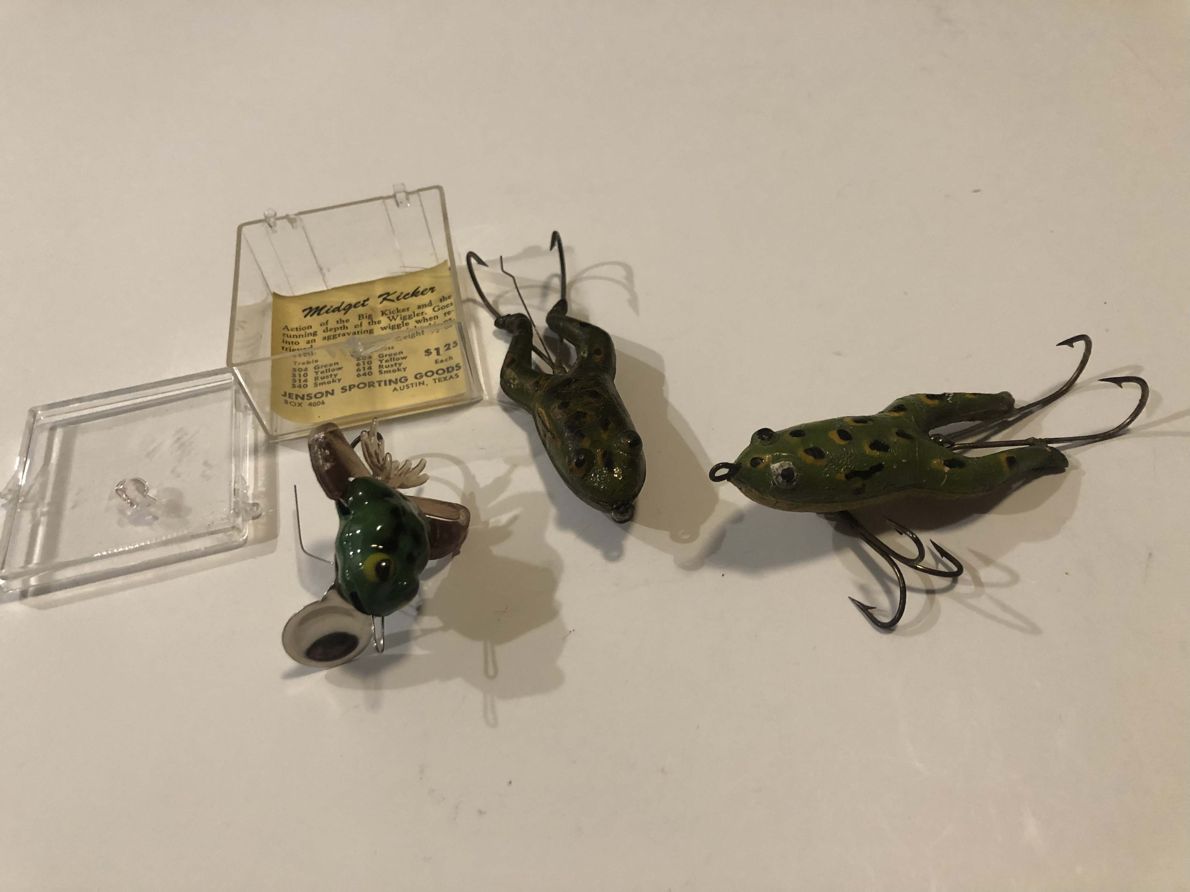 ANOTHER TERRIFIC TRIO OF VINTAGE FROG LURES