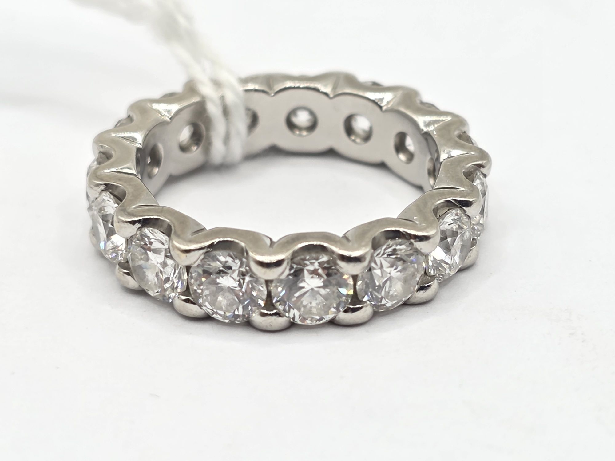 281 · PLATINUM DIAMOND RING