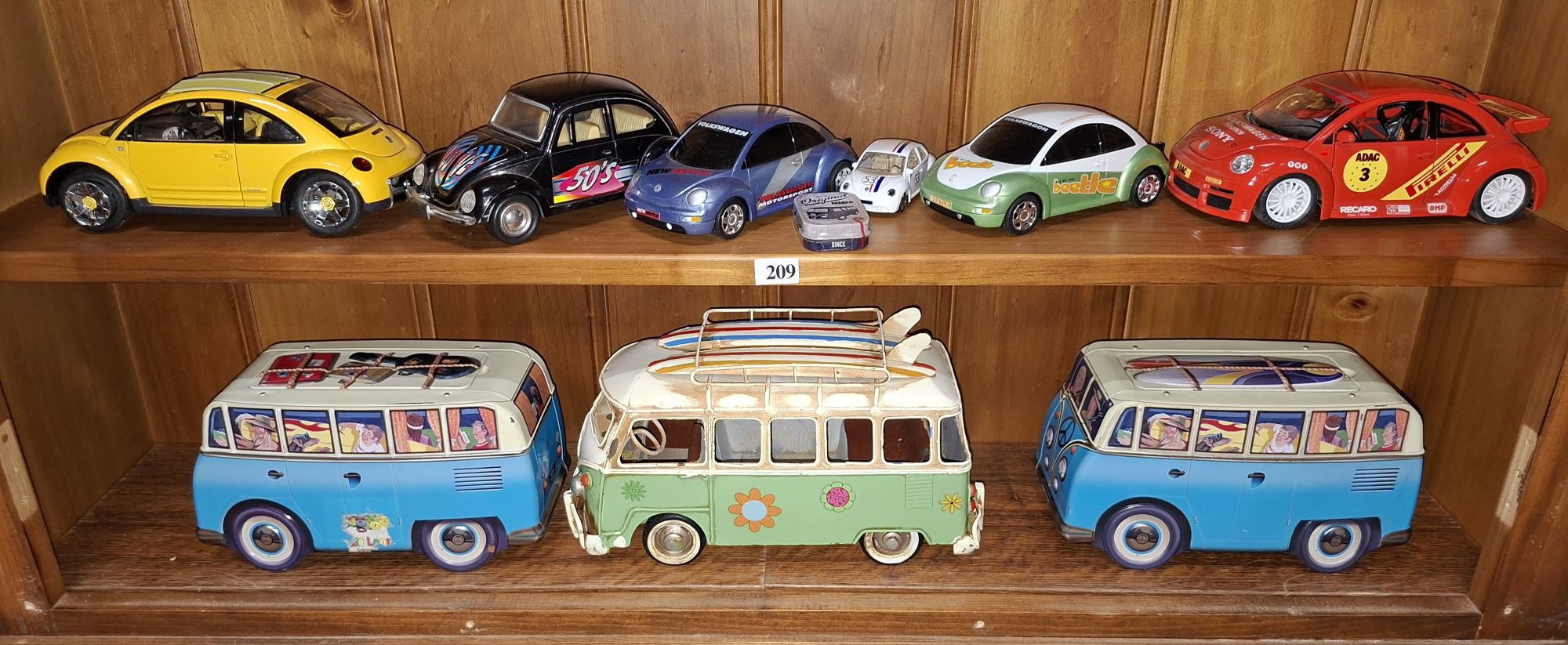 209 · VOLKSWAGEN BEETLES AND COMBI VANS