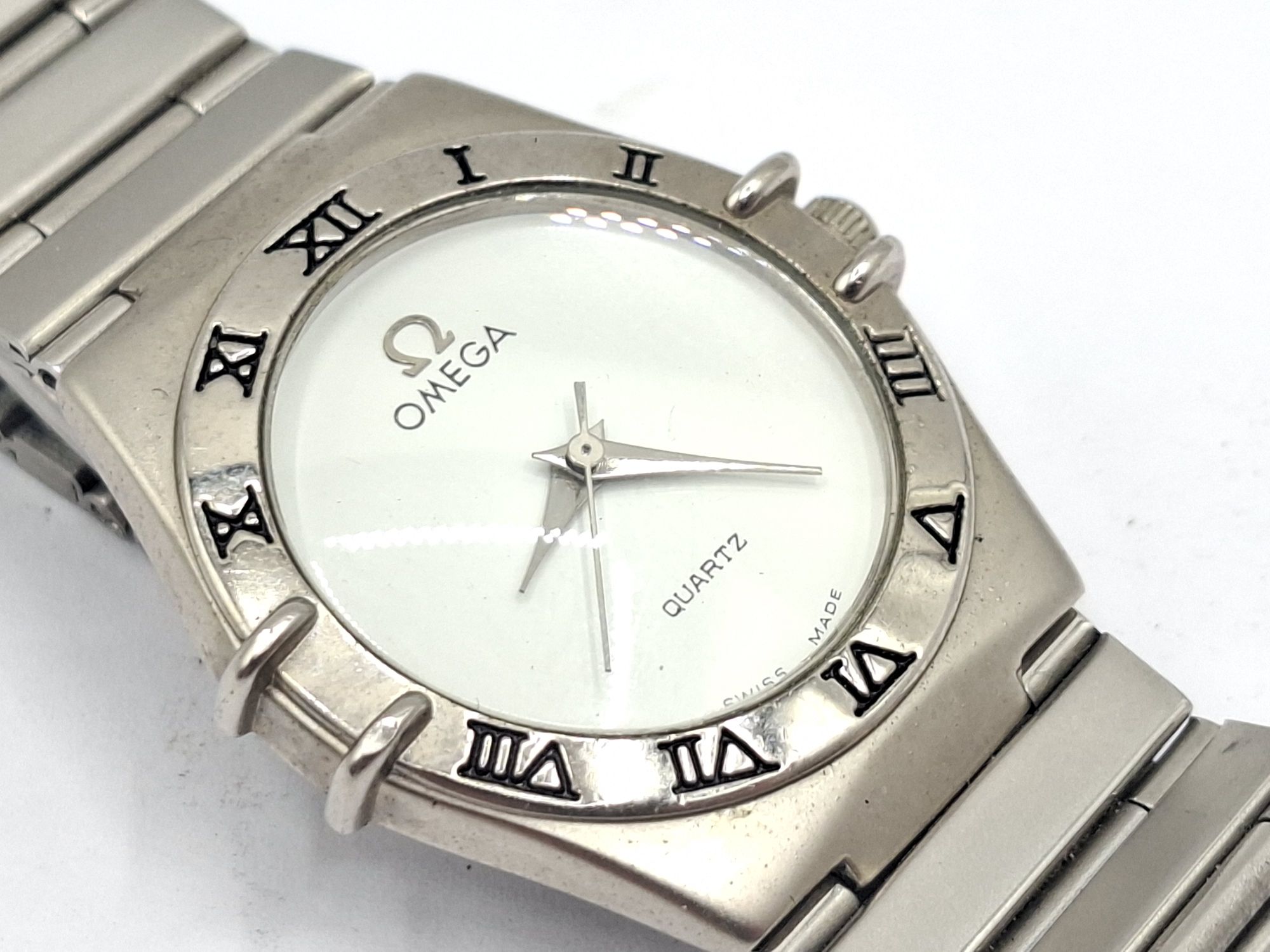 OMEGA QUARTZ WRIST WATCH