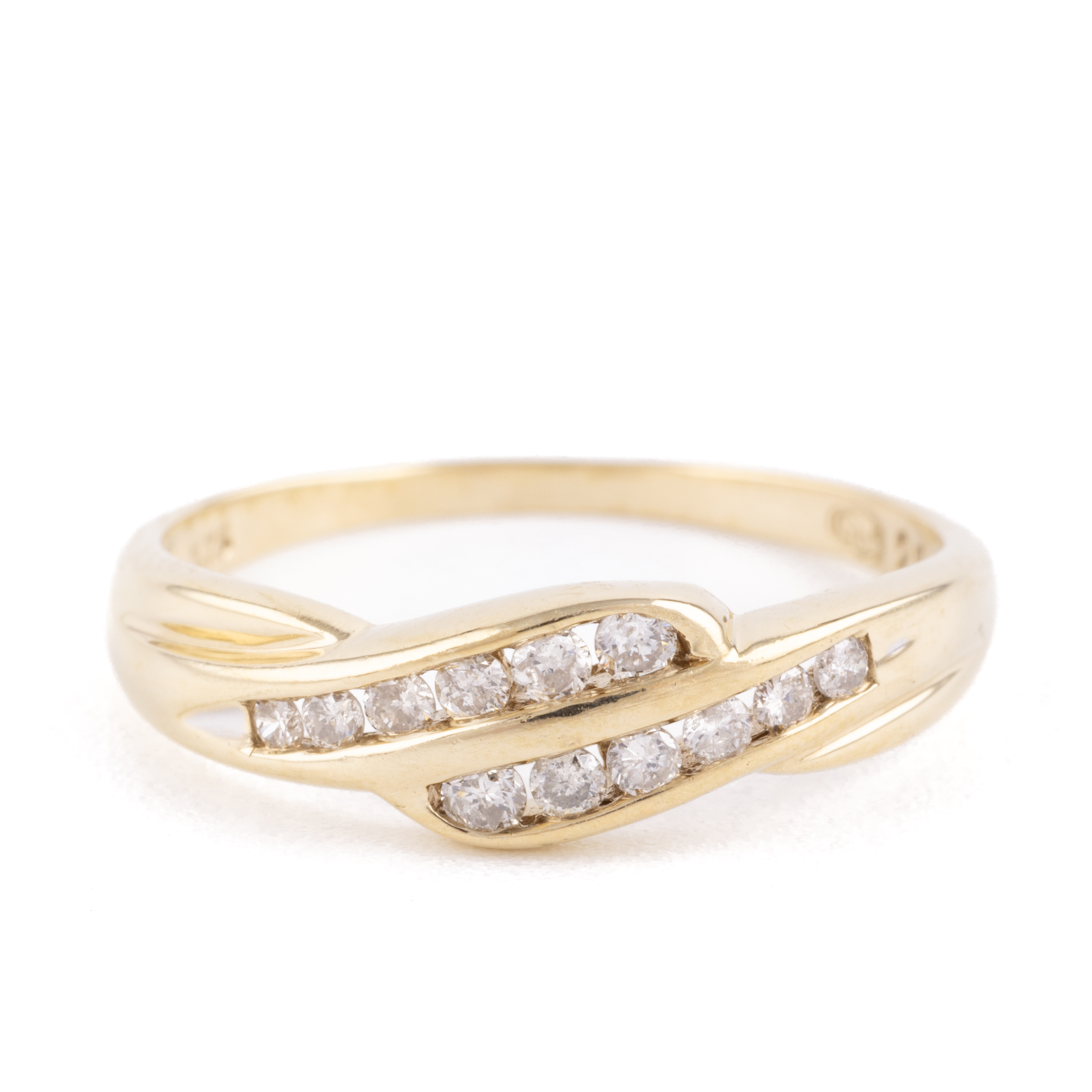 264 · Diamond 9ct Gold Ring