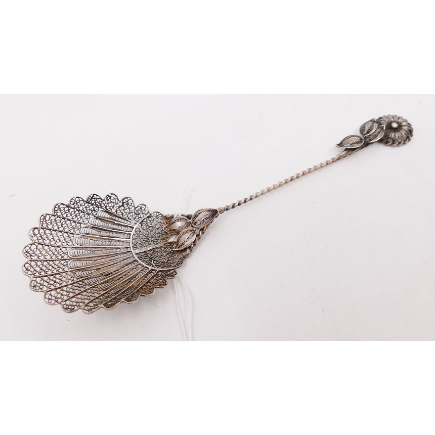 Elaborate Silver Filgree Shifting Spoon- 6.5''- 14g