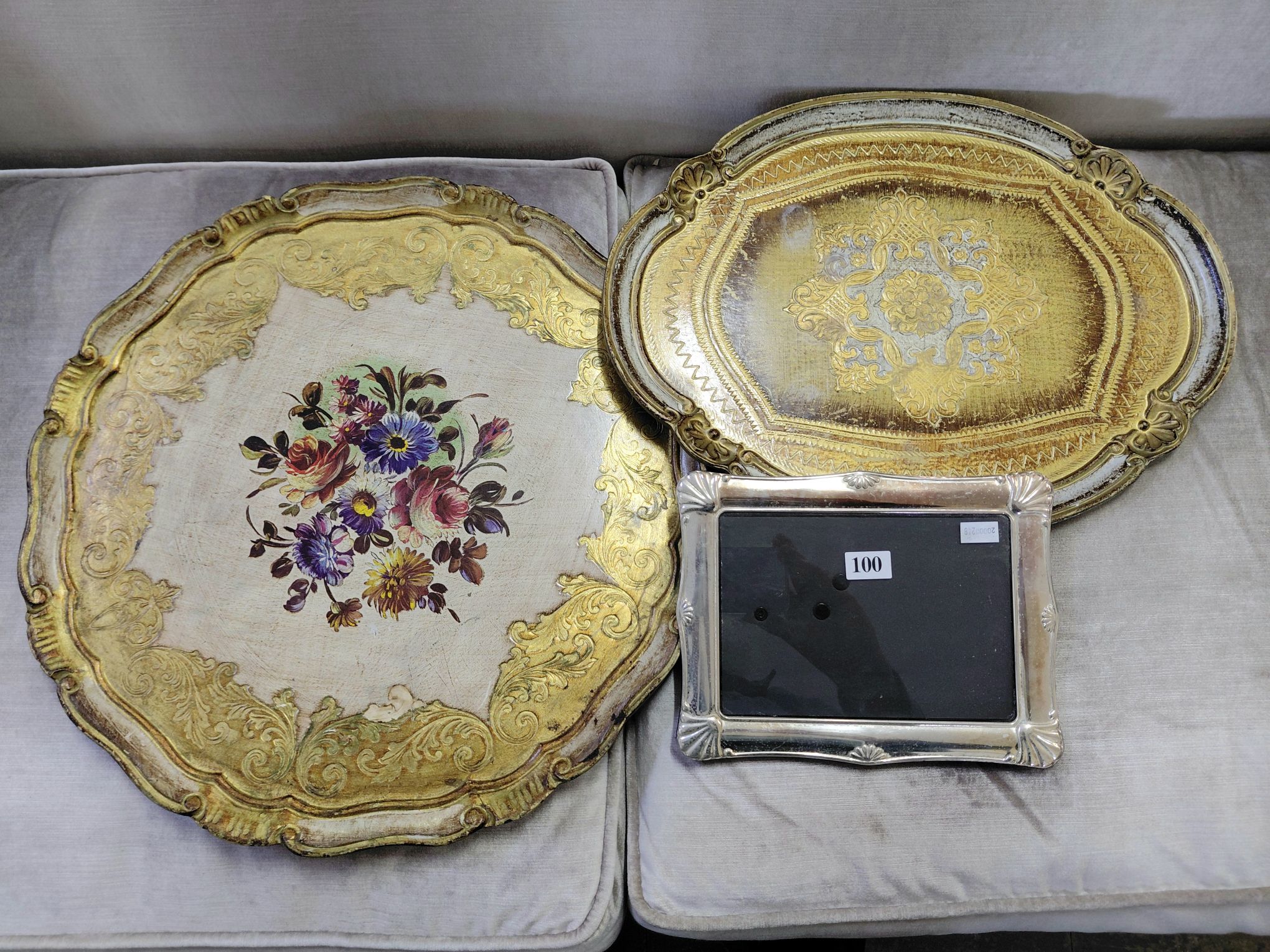 100 · SILVERPLATED FRAME AND VINTAGE TRAYS