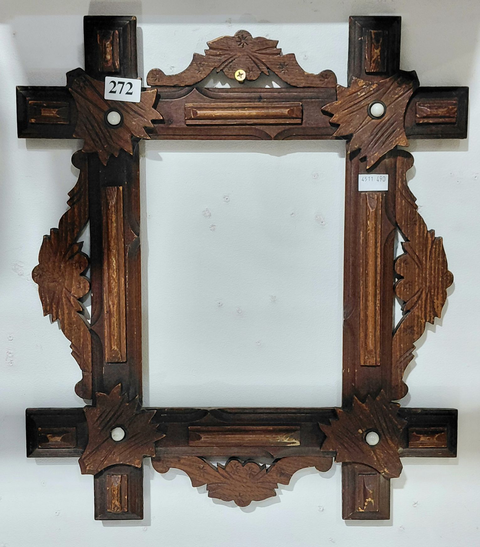 272 · TRAMP ART FRAME