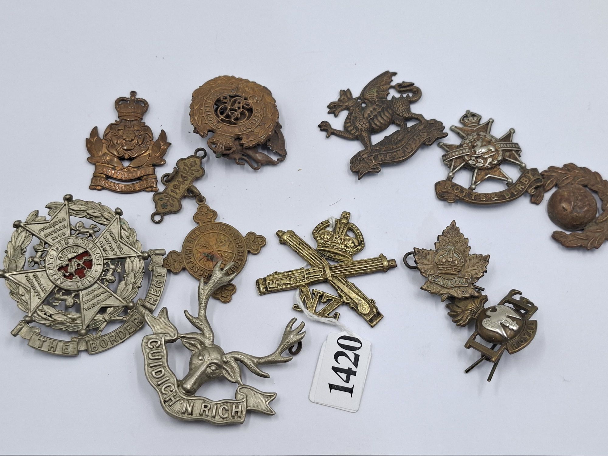 MILITARY BADGES