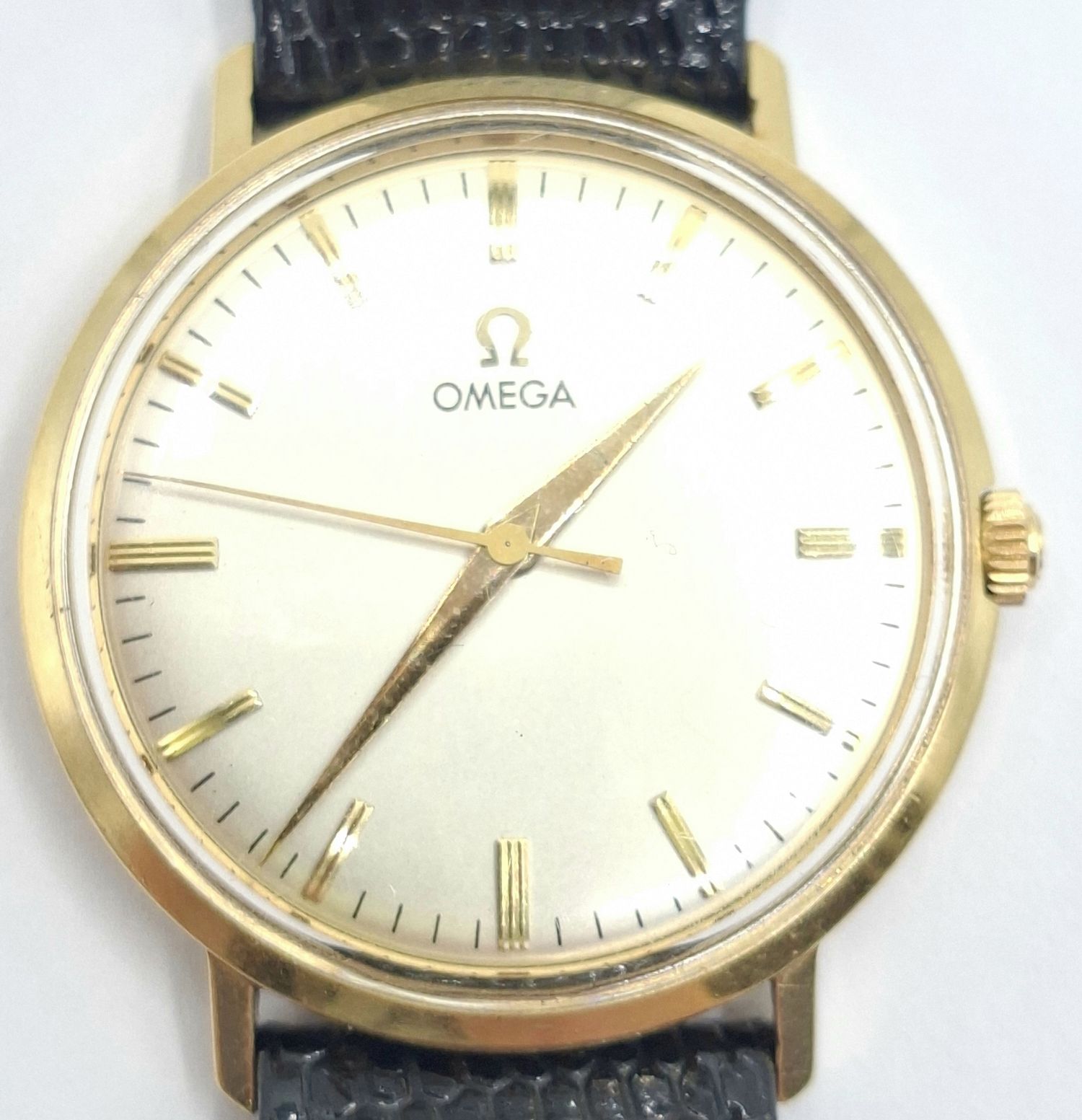 194 · 14CT OMEGA GENTLEMAN'S WRIST WATCH