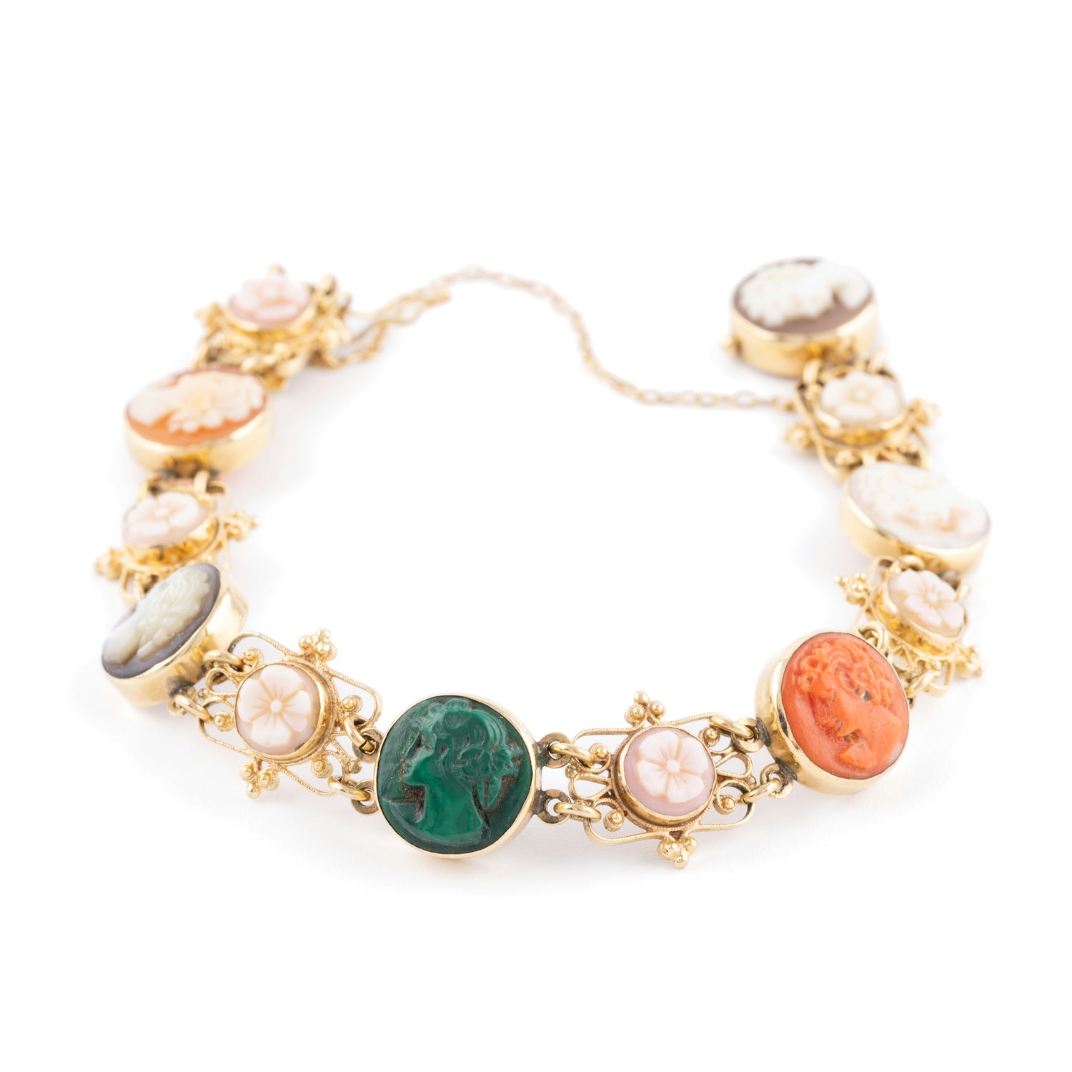 424 · Vintage Cameo Bracelet 9ct Gold