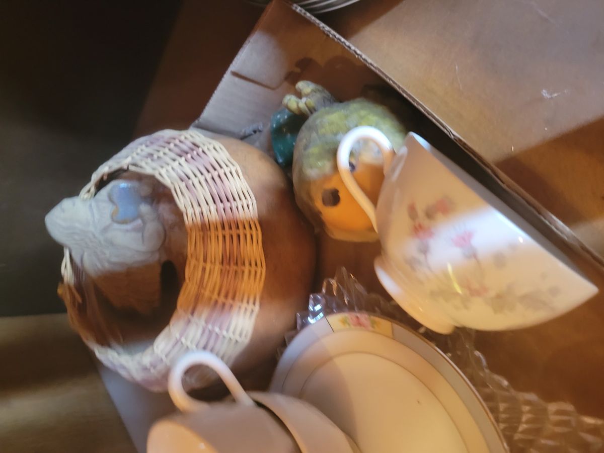 Teacups, saucers, other misc Midwest Auctions, LLC