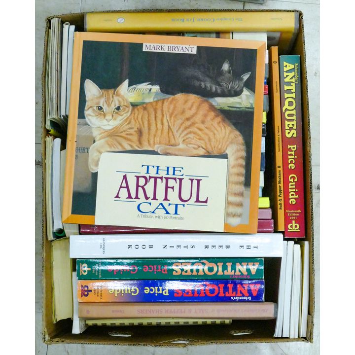 Box Vintage Antiques Price Guide Books etc.