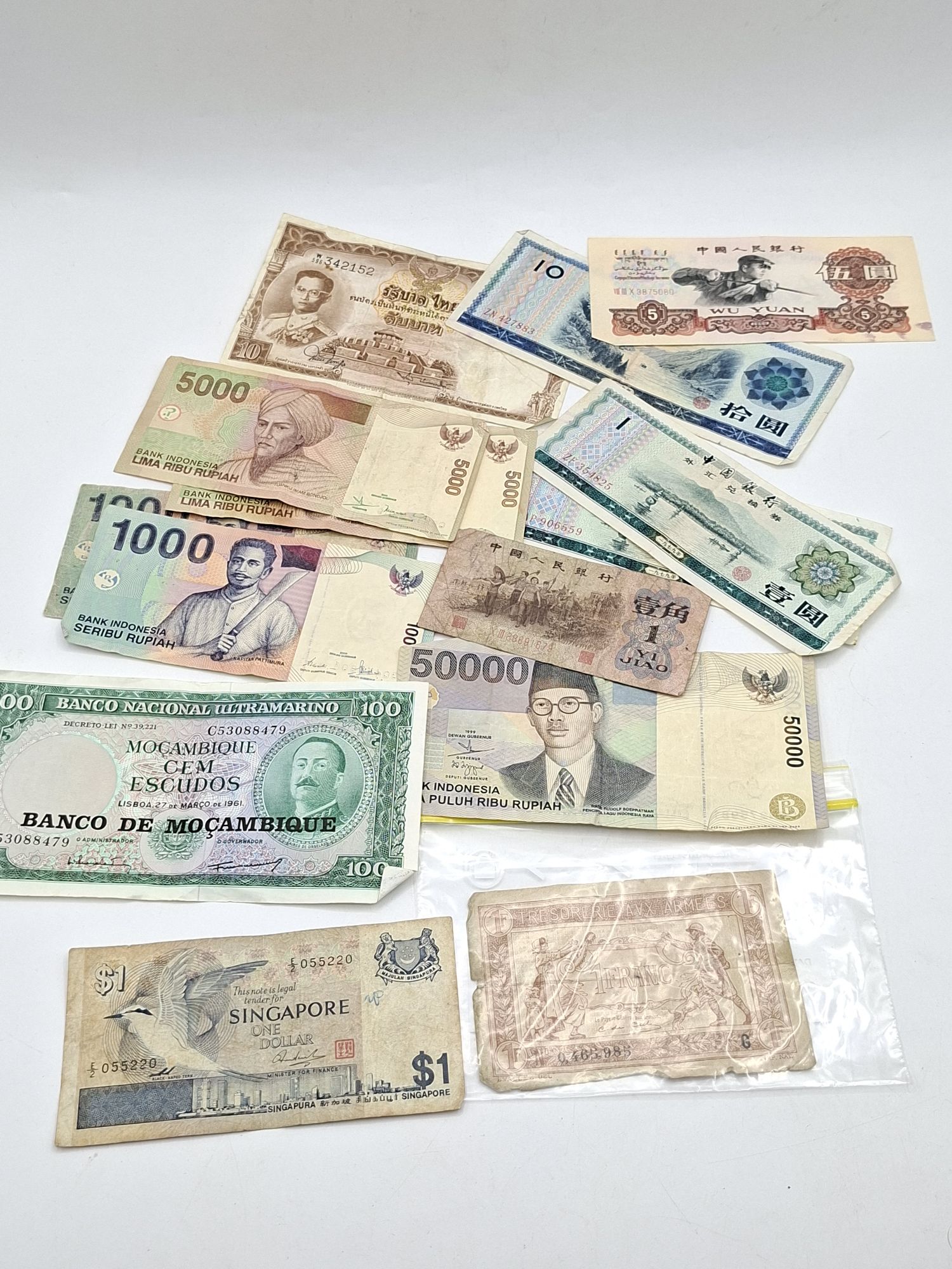 World Banknotes