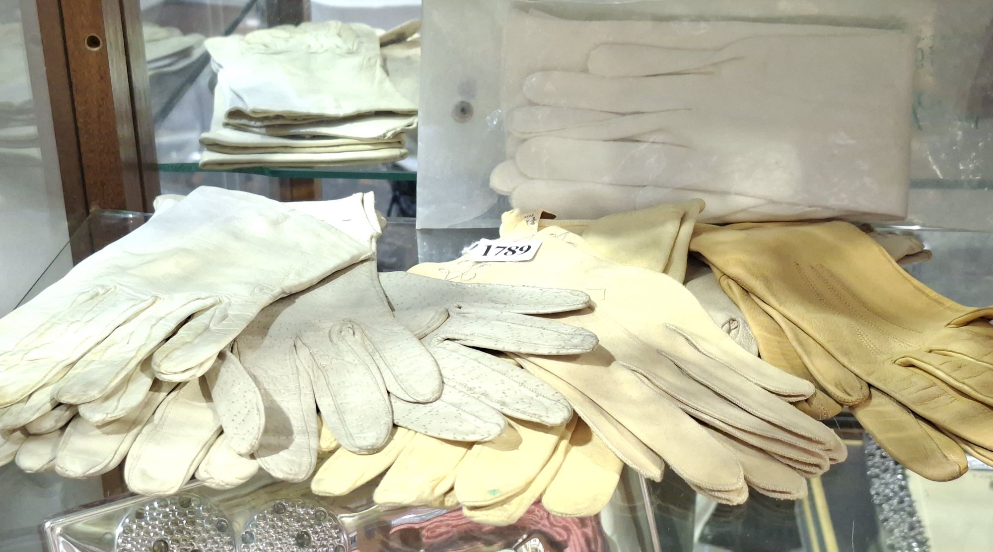 Ladies Vintage Leather Gloves