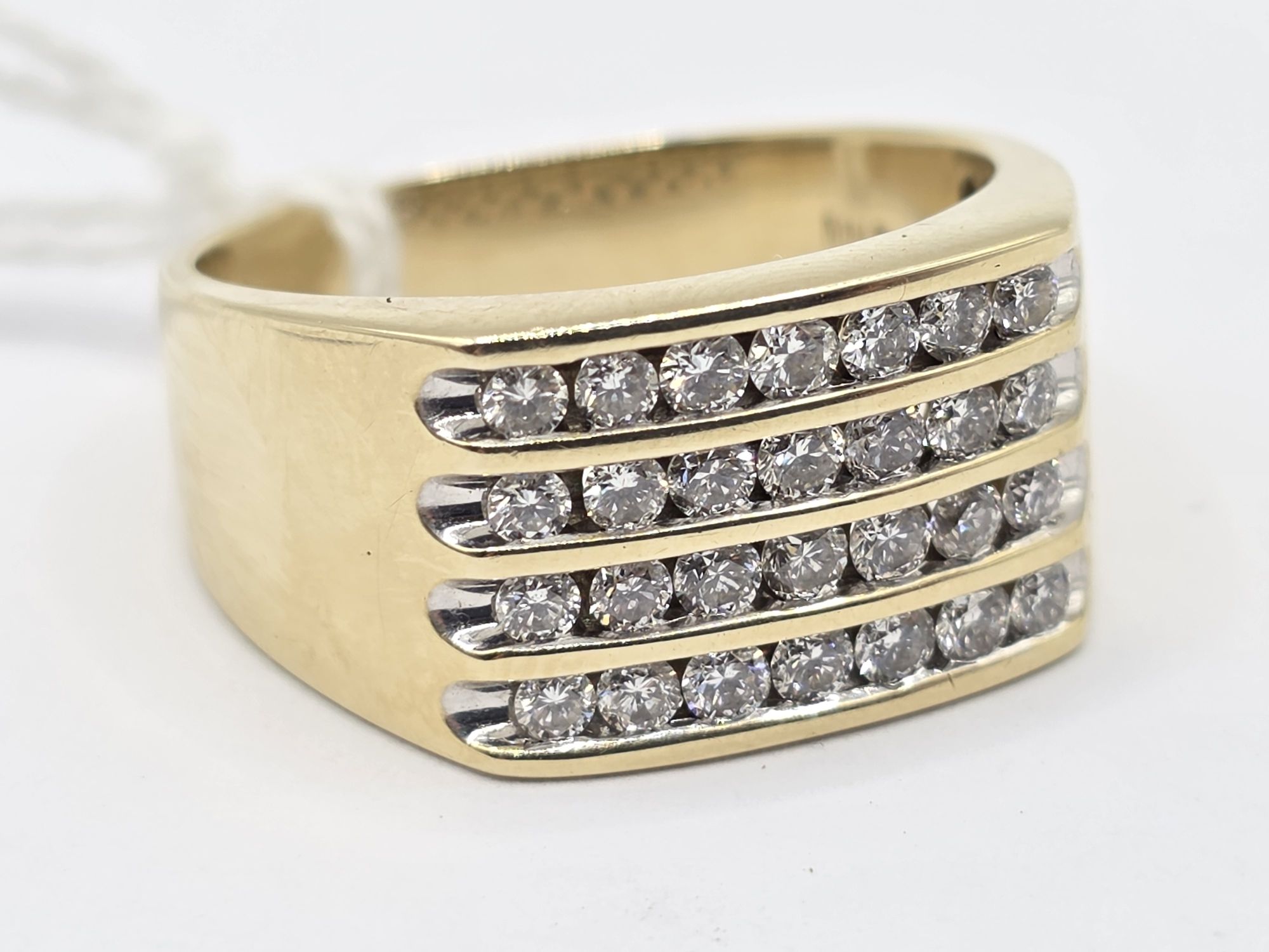 241 · 9CT DIAMOND ROW RING