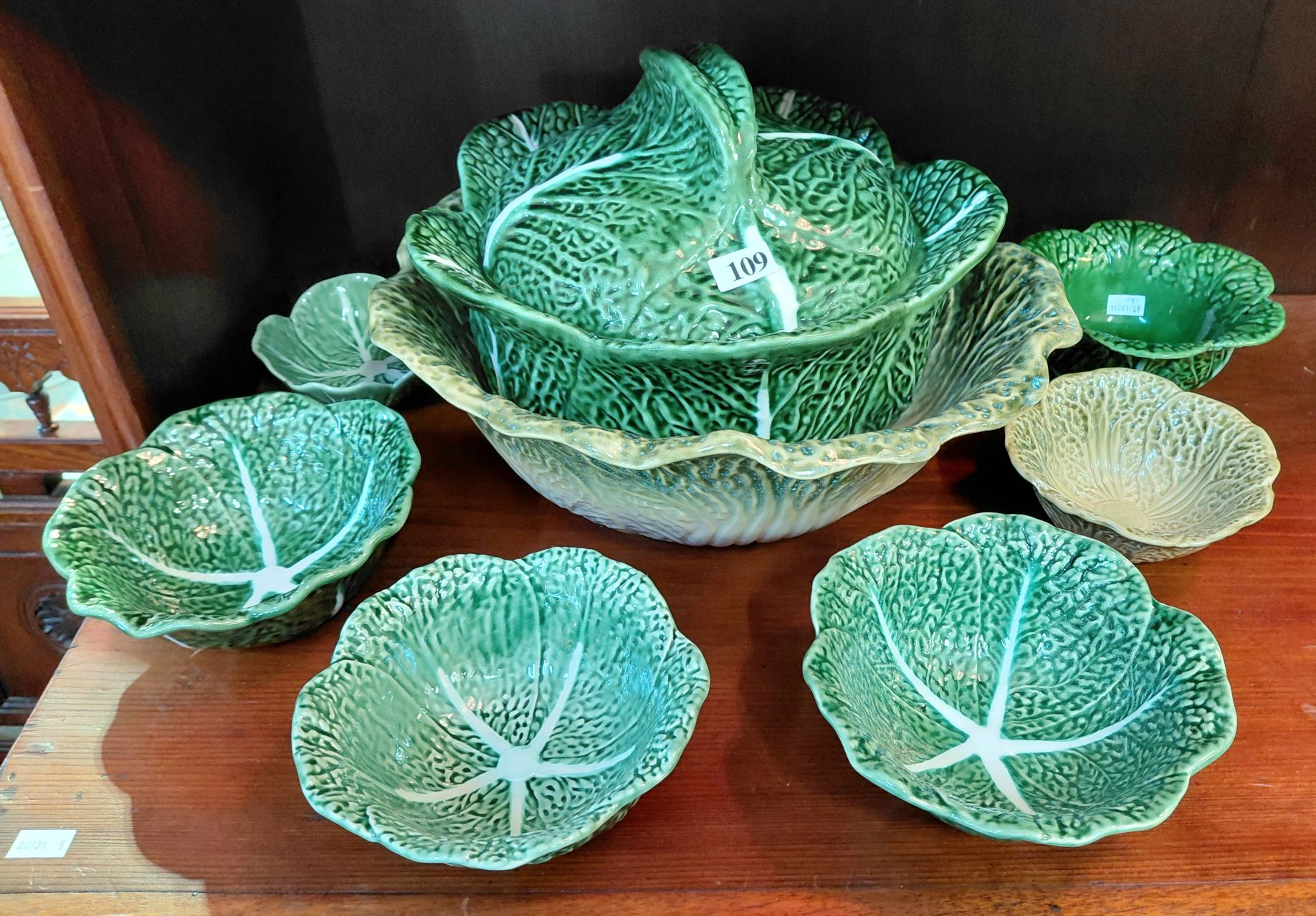 109 · PORTUGUESE MAJOLICA TABLEWARE
