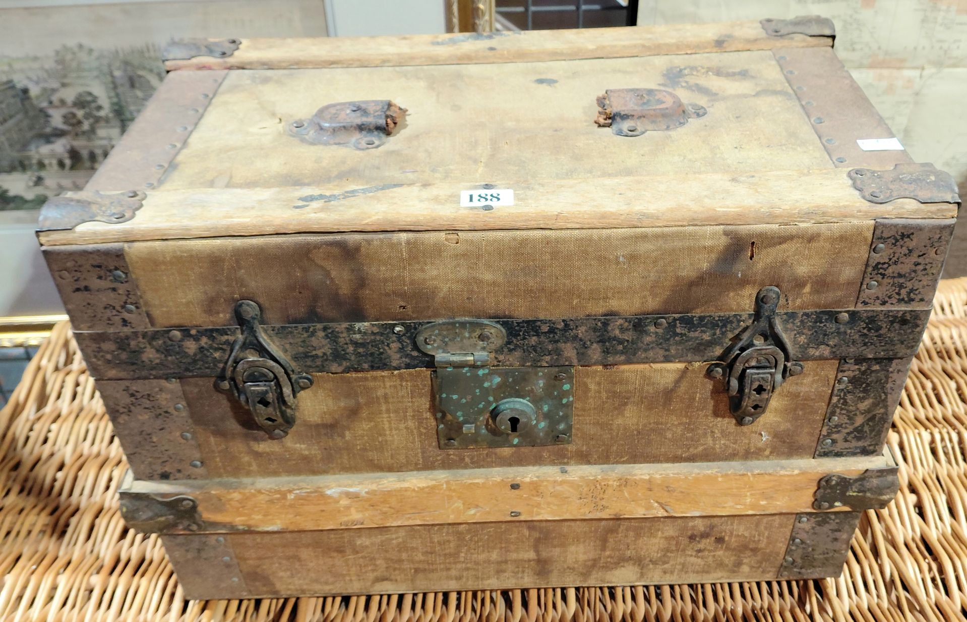 188 · ANTIQUE CAMPAIGN CHEST