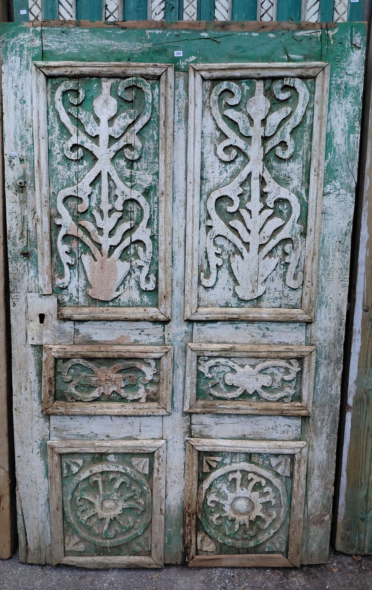 380 · LARGE ARCHITECTURAL DOOR