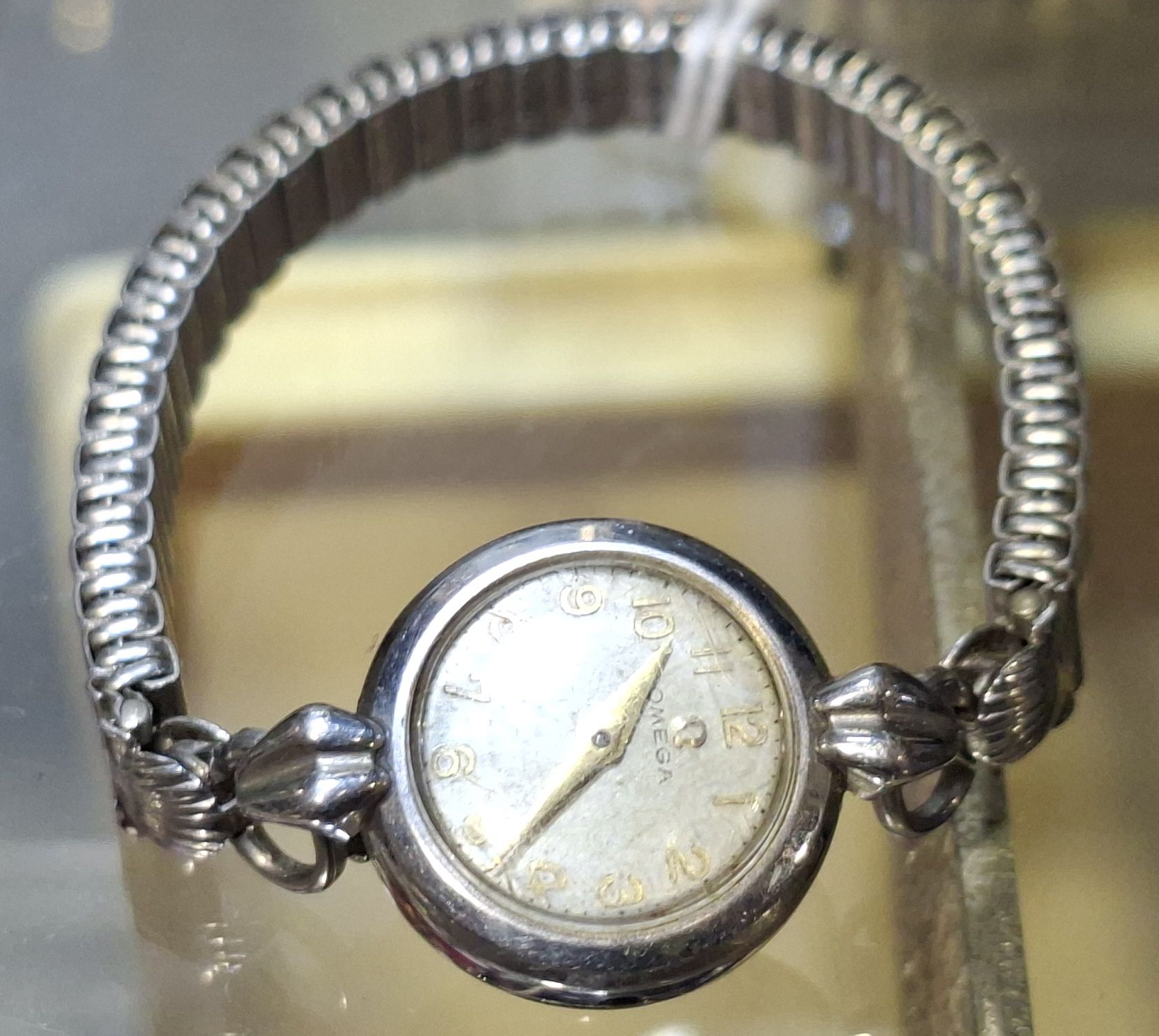 VINTAGE OMEGA LADIES WRIST WATCH