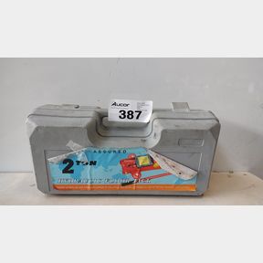 TROLLEY JACK 2 TON IN PLASTIC MOULDED CASE - 2 TON TROLLEY JACK