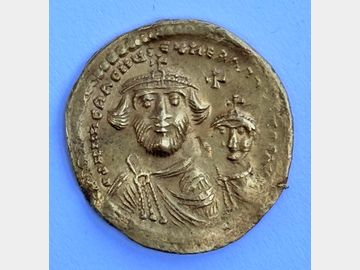 BYZANTINE HERACLIUS GOLD SOLIDUS CIRCA AD 613-616 CONSTANTINOPLE