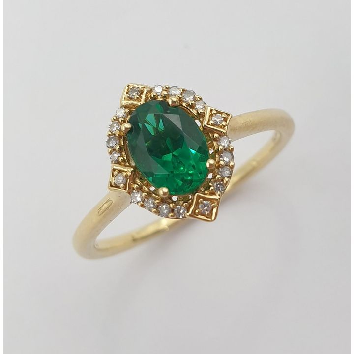 10ct Y/G Green Stone & Diamond Ring