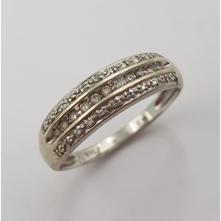 9ct W/G Diamond Ring