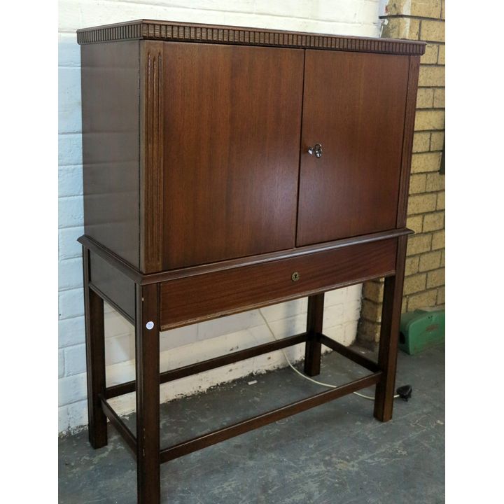 MAHOGANY DRINKS CABINET,