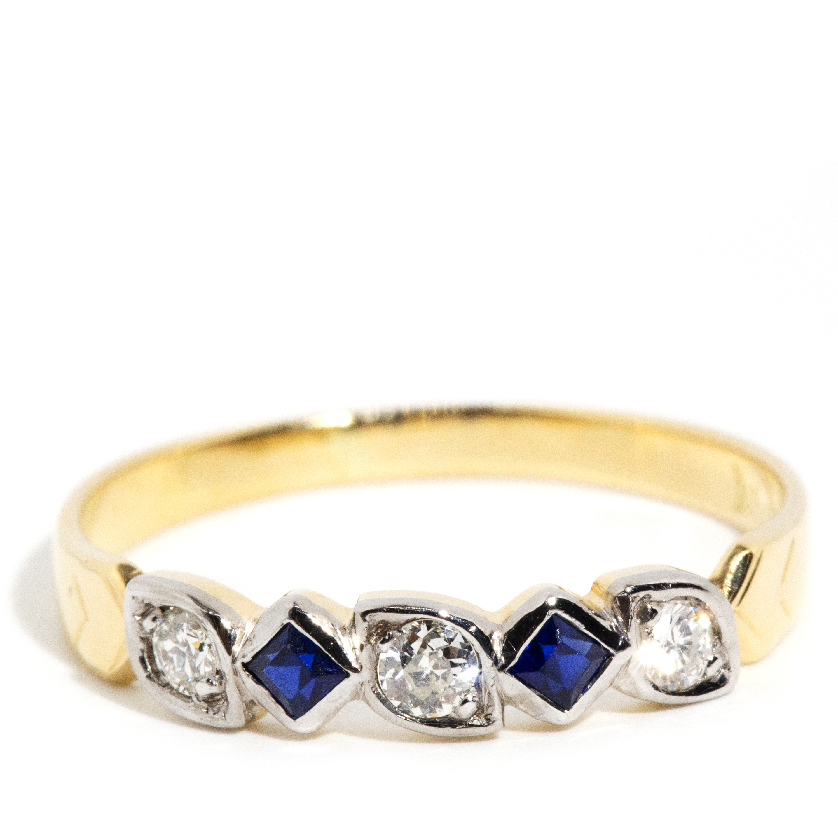 47 · Vintage 18 Carat Gold Ring