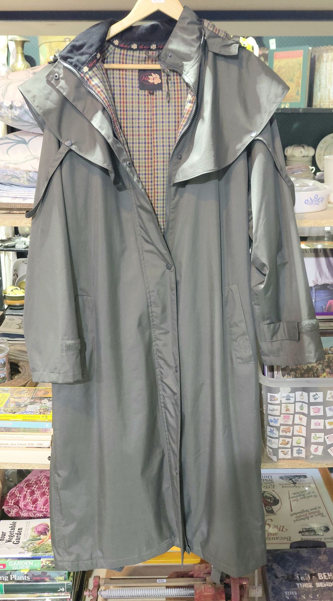 498 · HARVEYS ENGLISH OVERCOAT