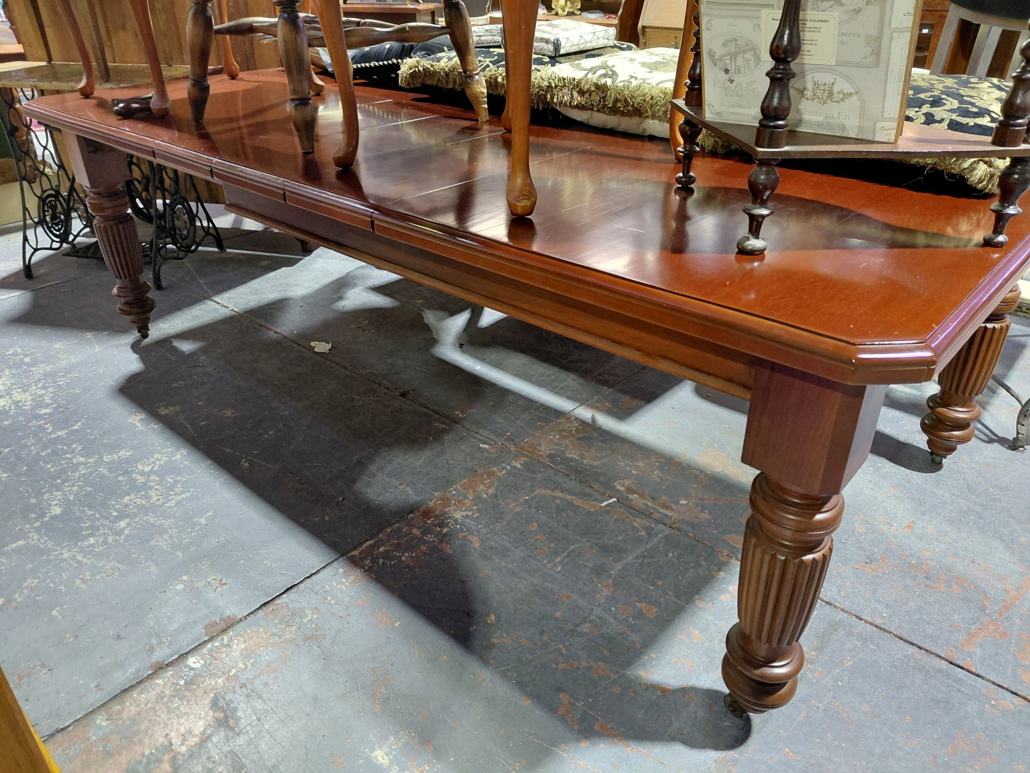 149 · DINING TABLE