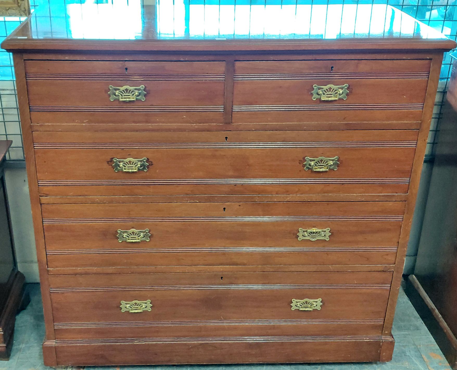 20 · EDWARDIAN MAHOGANY CHEST