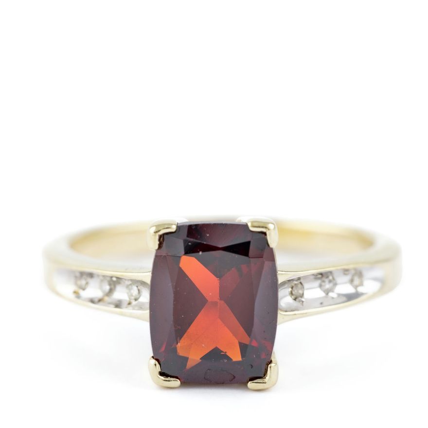 Garnet & Diamond Ring 9ct