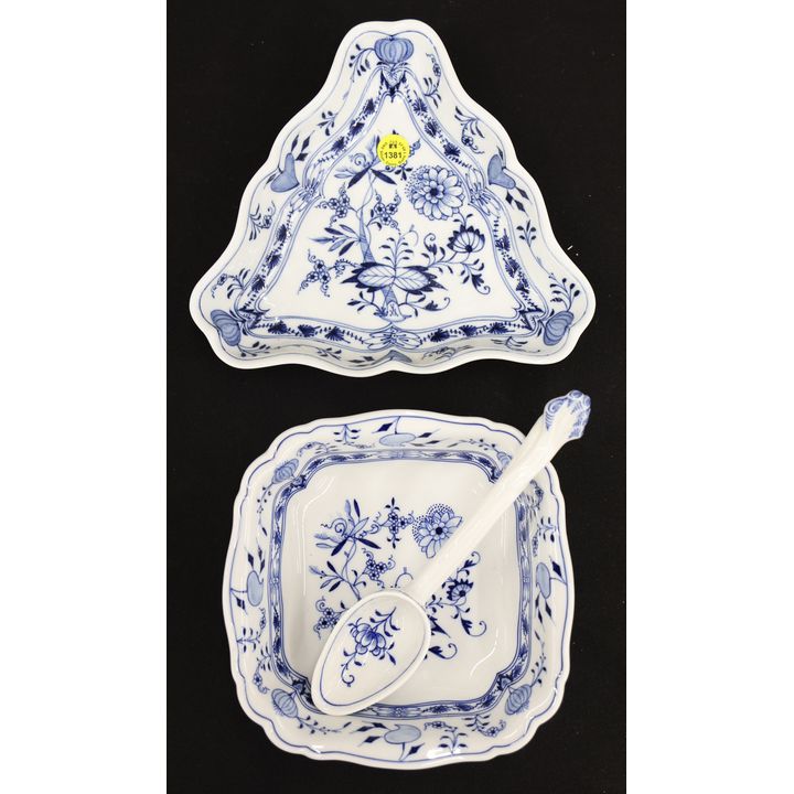 3pc Meissen Blue Onion Serving Spoon & Bowls 7'' to 9''