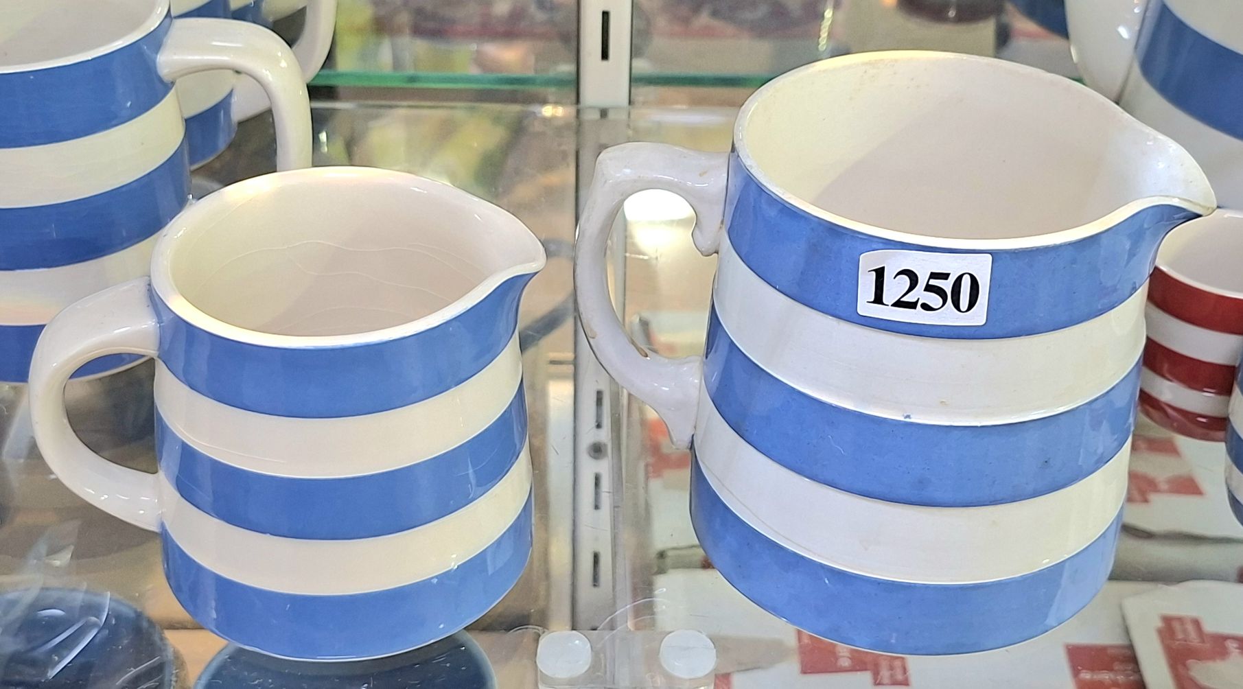 1250 · TG GREEN TWO MILK JUGS