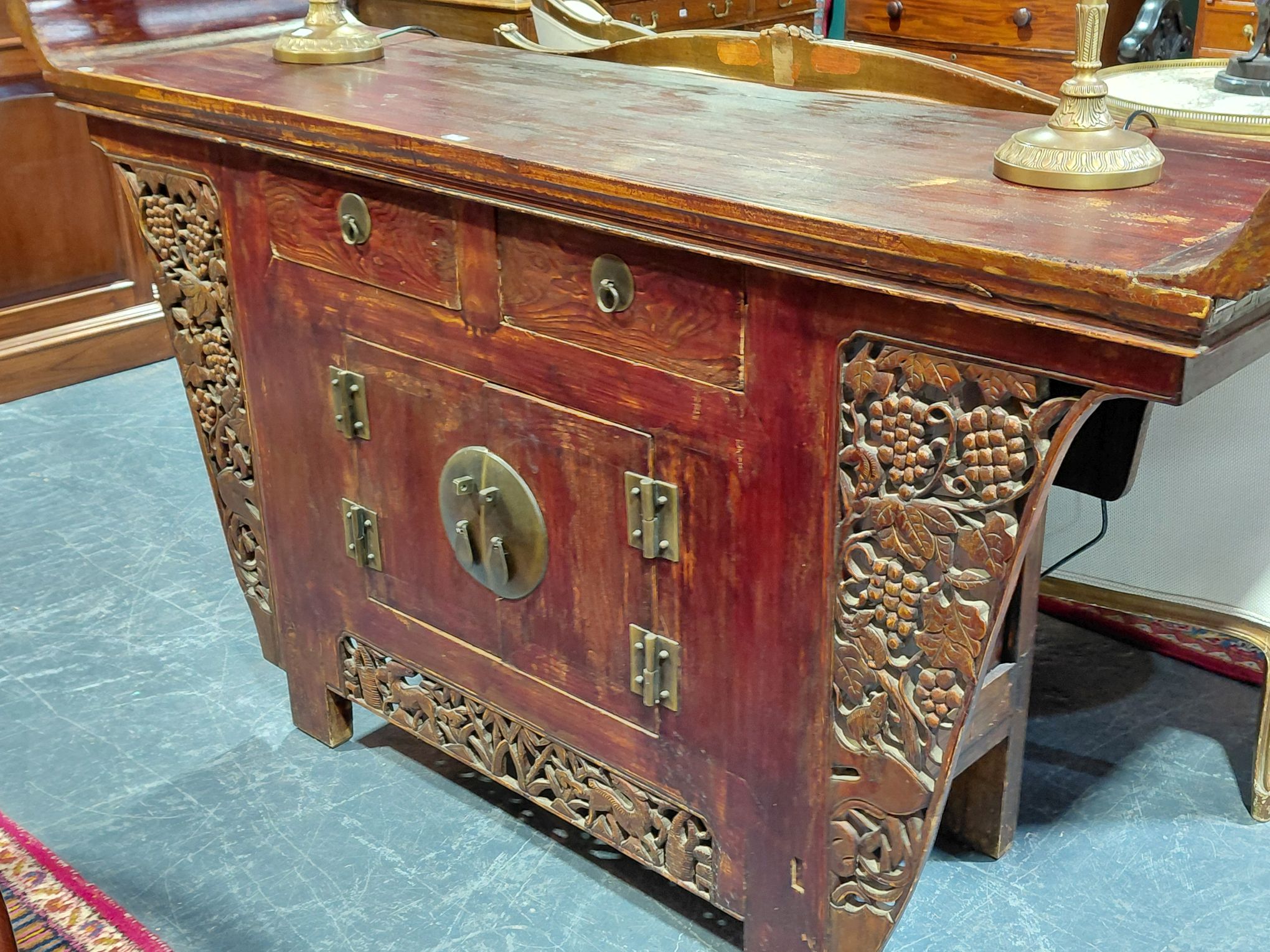 611 · CHINESE SIDEBOARD