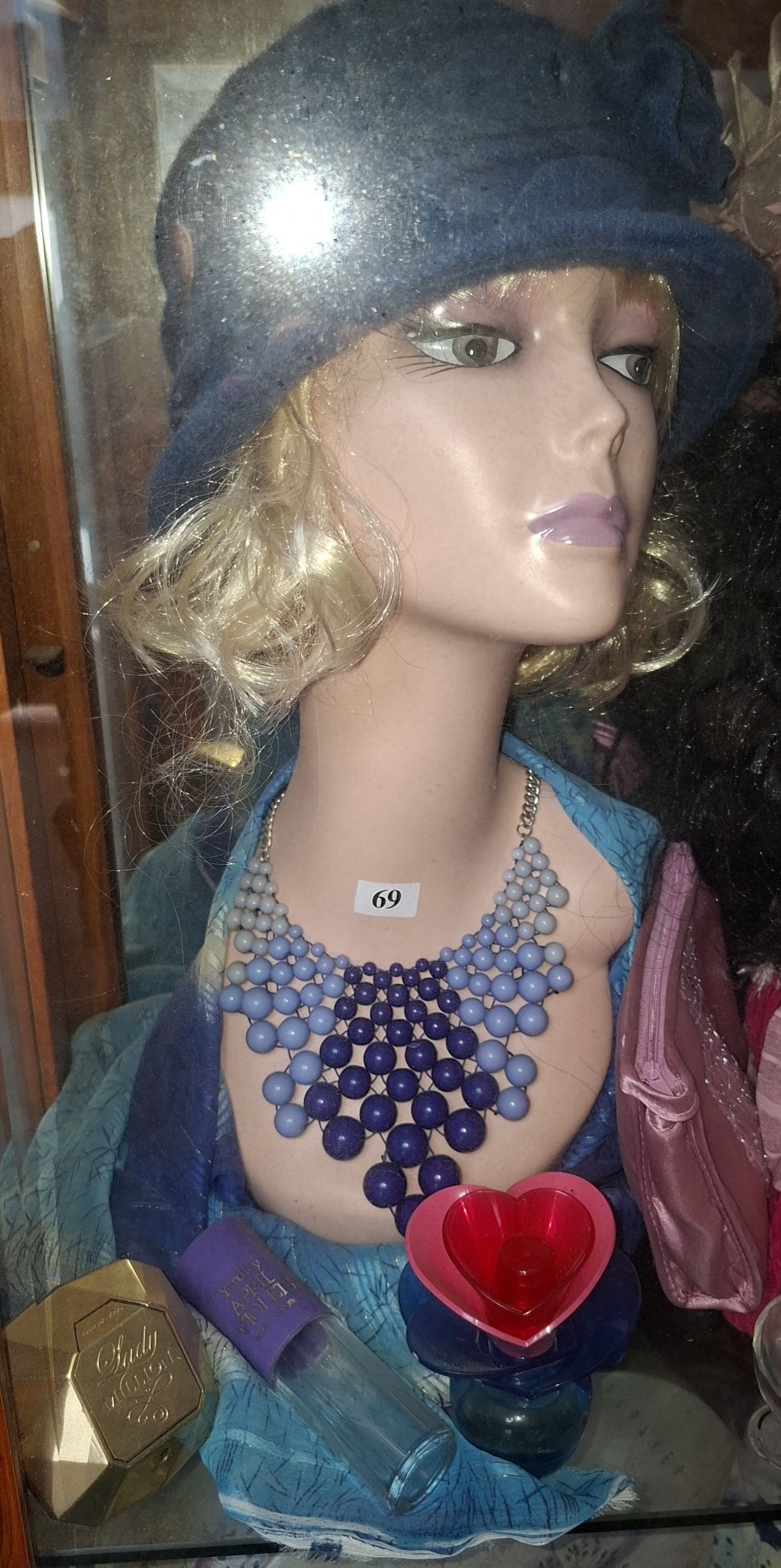 69 · FEMALE BUST MANNEQUIN ETC