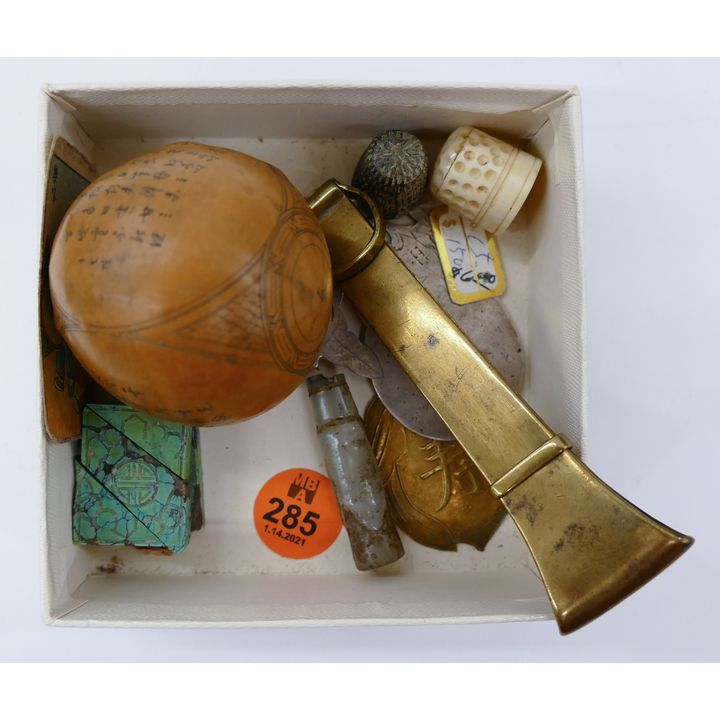 Box Old Chinese Carved Gourd & Toggles