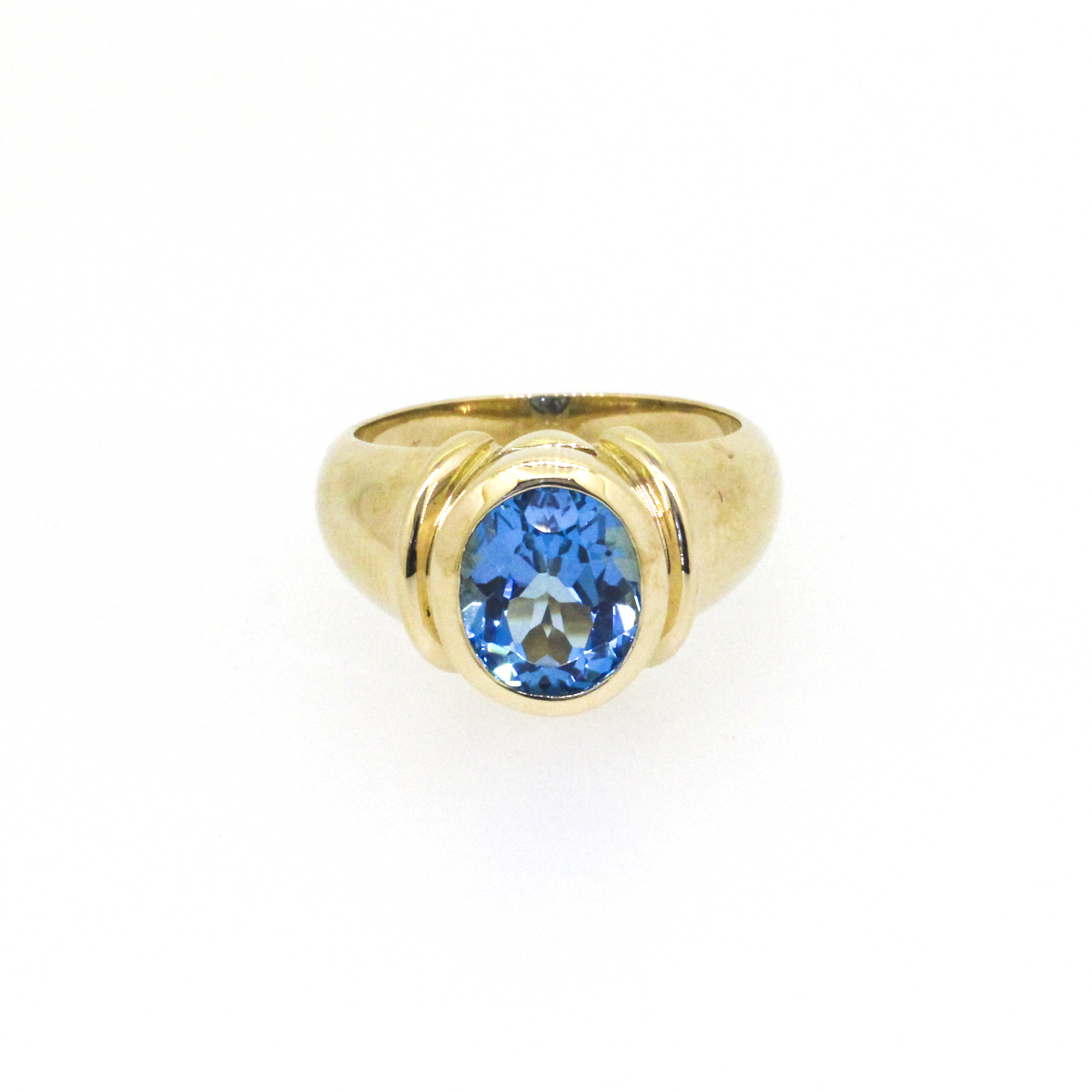 410. · Topaz Ring 6.73g