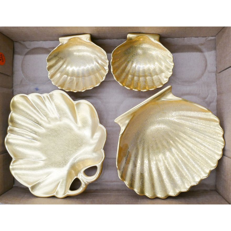 4pc Pickard Gilt 'Rose and Daisy' Leaf & Shell Plates