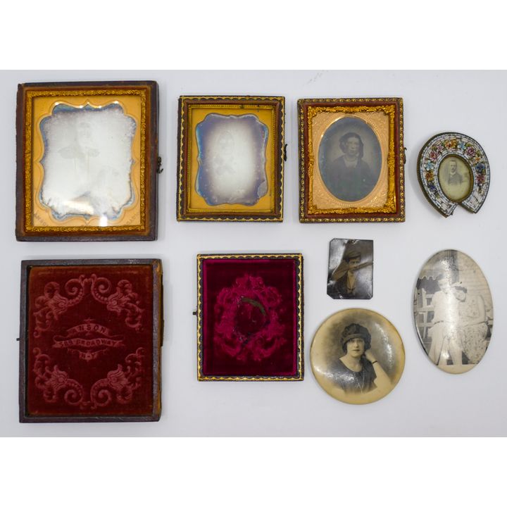Box Daguerreotype Photos etc.
