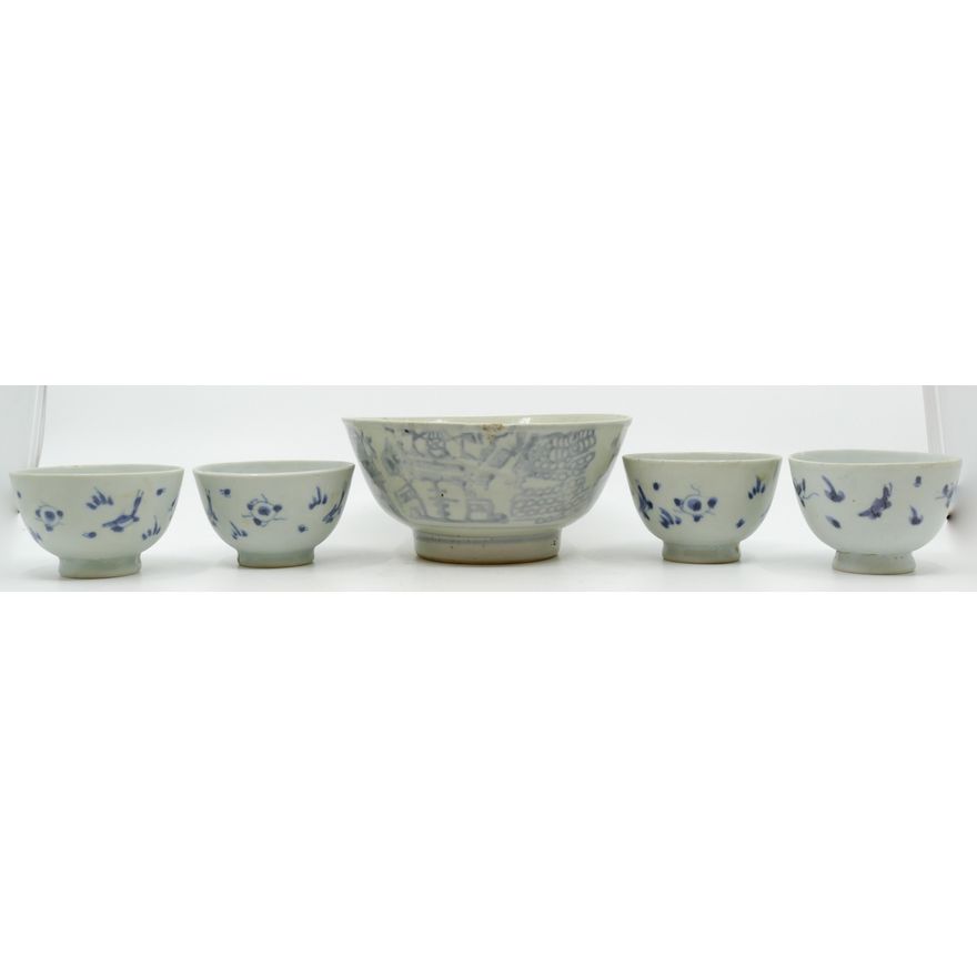 Box 5pc Chinese Ming Porcelain Cups and Bowl
