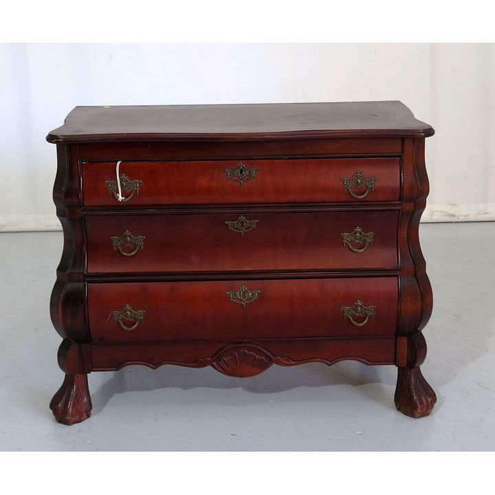 MAHOGANY VENEERED COMMODE