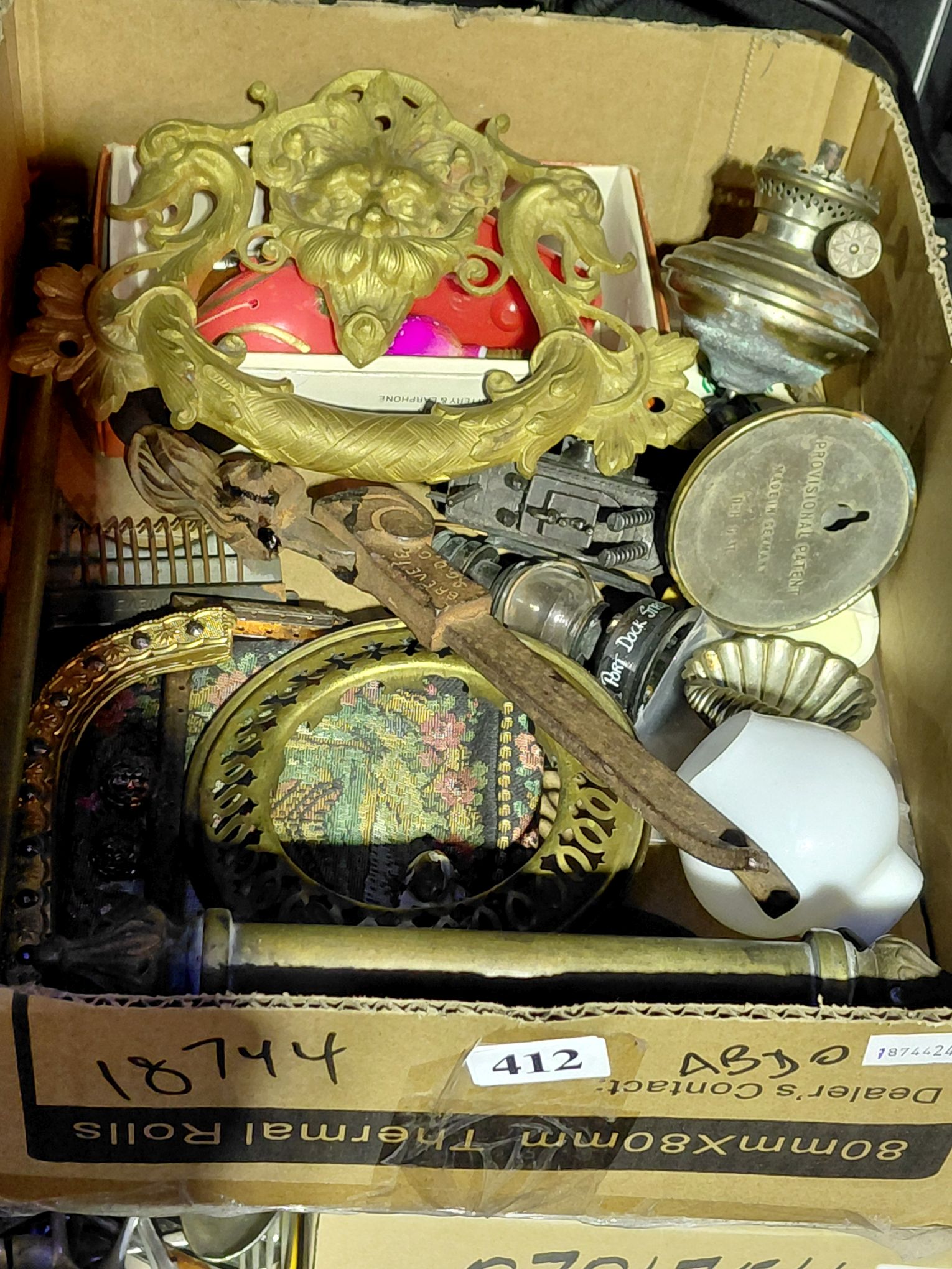 412 · MINIATURE COLLECTABLES AND FITTINGS