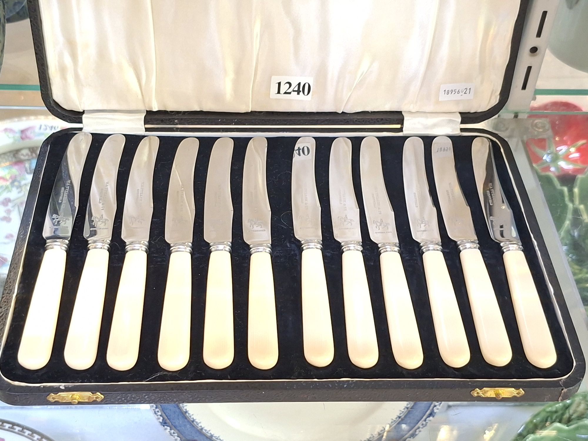 1240 · BONE HANDLED KNIVES