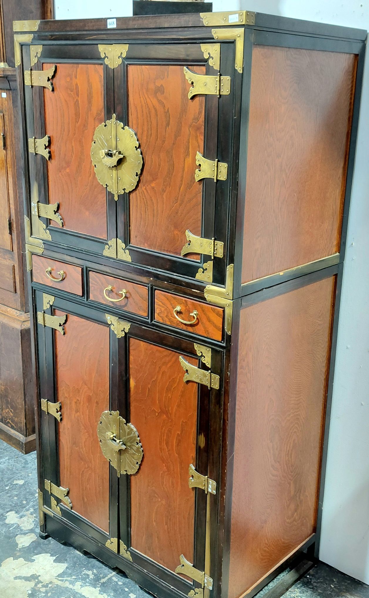 668 · KOREAN CABINET