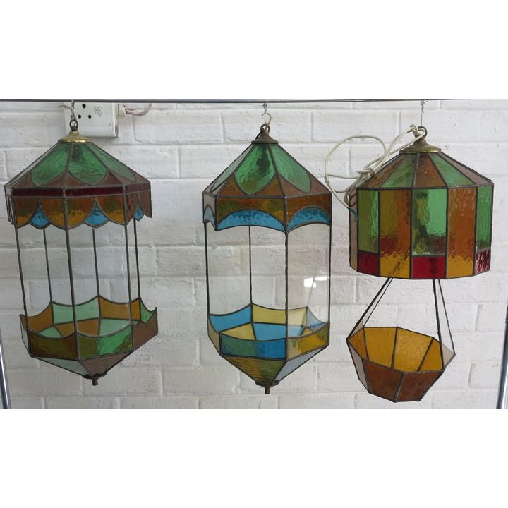COLLECTION OF 3 STAINED GLASS LIGHT FITTINGS,
