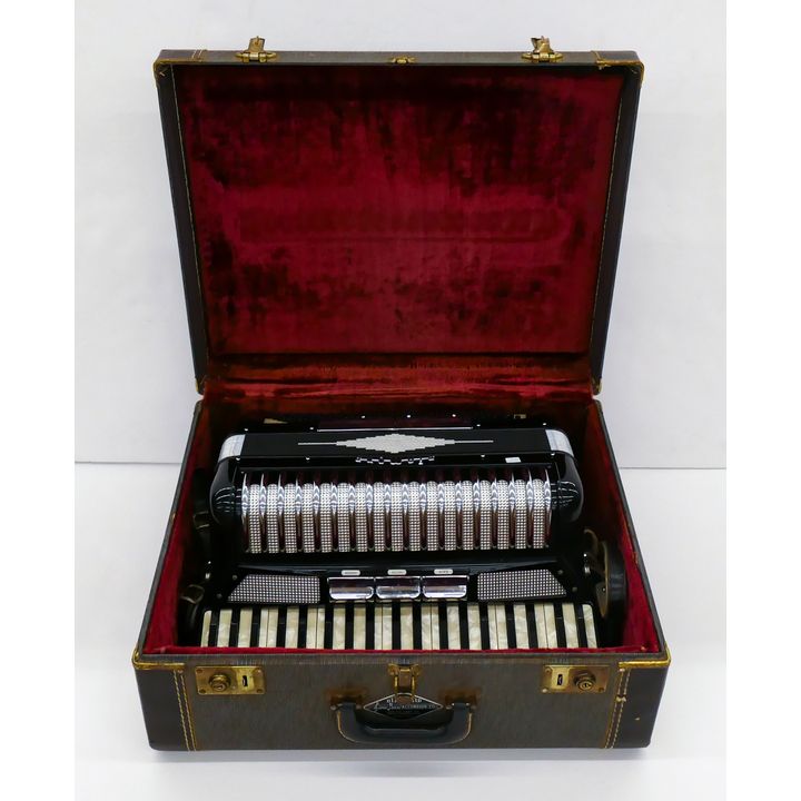 Diamond Accordion w/ Case 20.5" x 17" x 9"