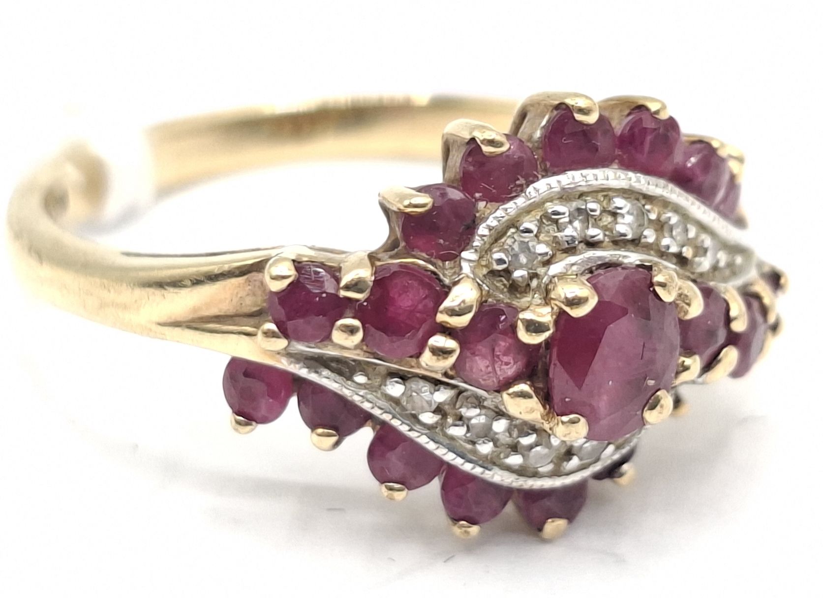 1081 · 9CT GOLD DIAMOND RUBY RING