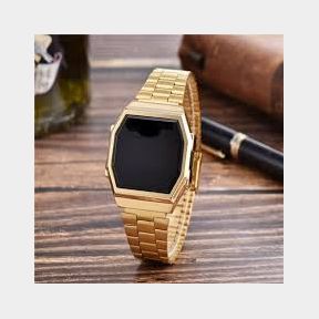 Minimalist Touch Screen Electronic Watch Gold | GLASS CRACKED