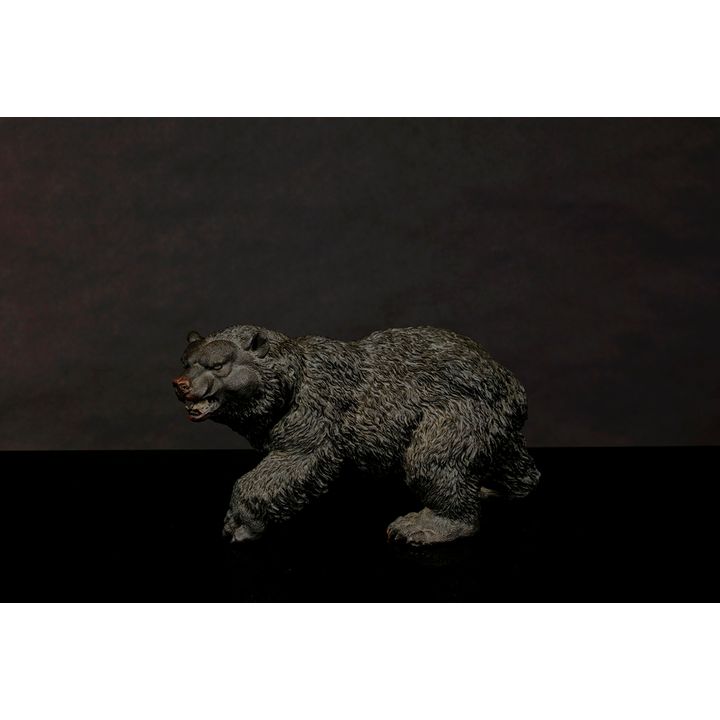 Ours en bronze patiné. Chine