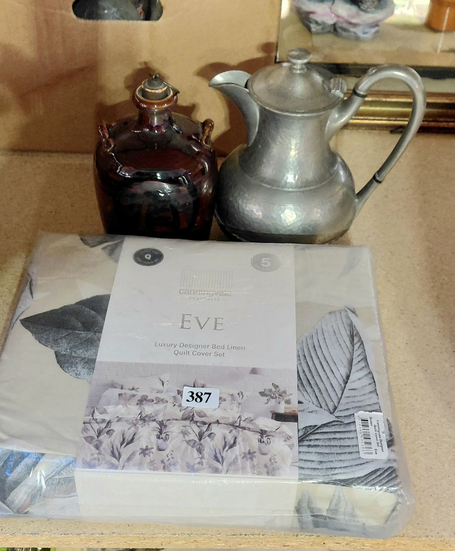 387 · QUEEN QUILT COVER SET, JUG AND SAKI FLASK